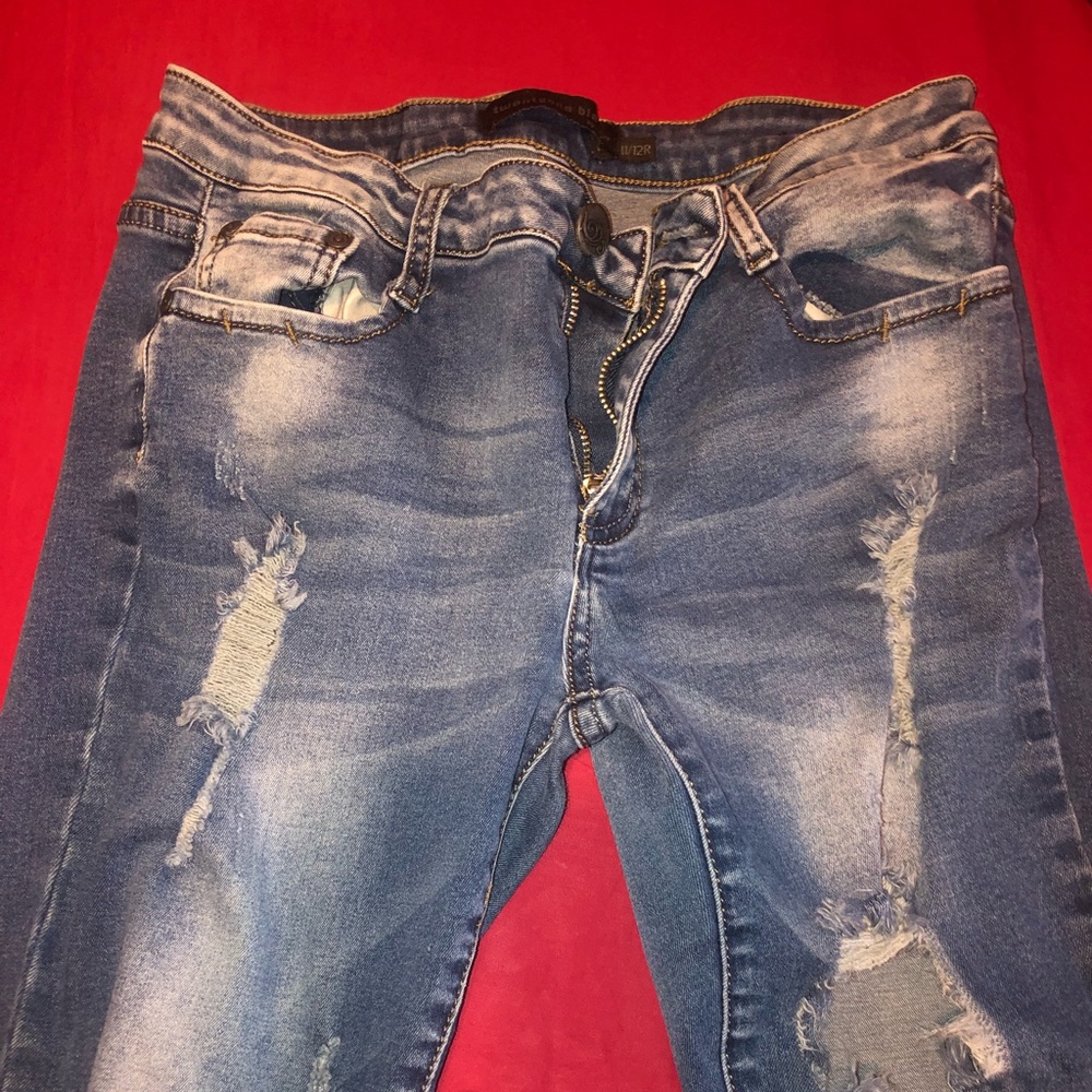 Ripped skinny jeans